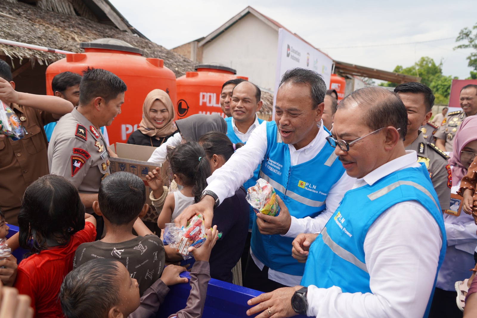 Sinergi PLN Group dan Polda Sumbar Resmikan Program Penyediaan Air Bersih untuk Masyarakat Nagari Sungai Buluah Utara